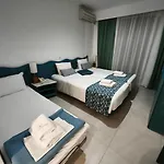 Otel Knossos 2*
