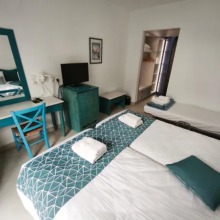 Knossos Hotell 2*