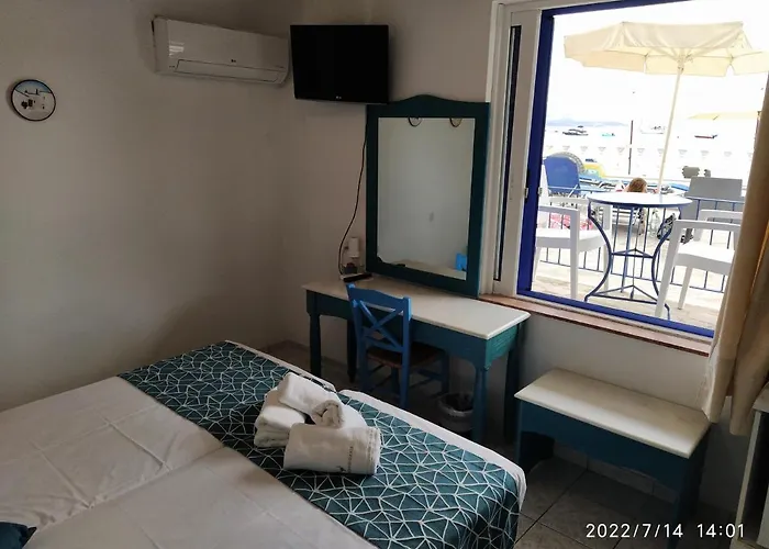 Отель Knossos 2*